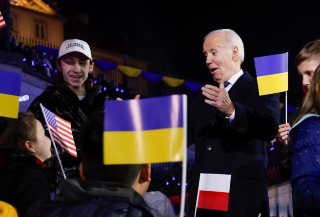 拜登访问基辅返美之后，立即发表俄乌战争周年演说，协助乌克兰战胜俄罗斯对他争取连任有极大的作用。（图／路透）