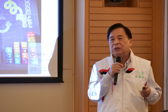 新北市交通局长锺鸣时上午「新北交通2023-2027：友善新北」专案报告指出，未来4年以人本交通、智慧交通及绿能为交通施政三大骨干。图/新北市政府提供