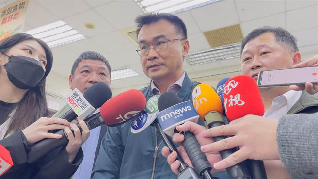 针对外界对鸡蛋议题的批评，农委会主委陈吉仲今做出回应。（吕健豪摄）