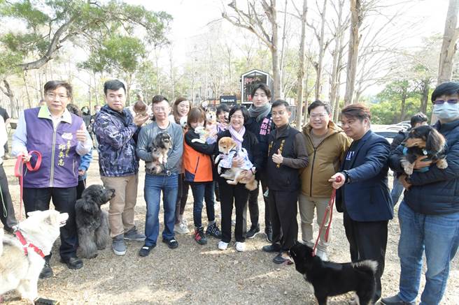 彰化縣政府推行「彰化縣友善寵物空間標章」認證申請，招募各行各業商家、機關團體申請加入友善寵物店家行列。（吳敏菁攝）