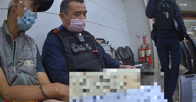 6旬男子误信网路「股票投资」，行员警长阻诈。(警方提供)