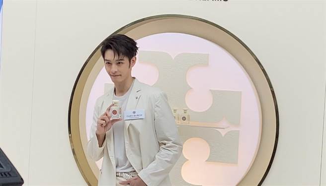 曹佑寧出席香氛活動。（讀者提供）