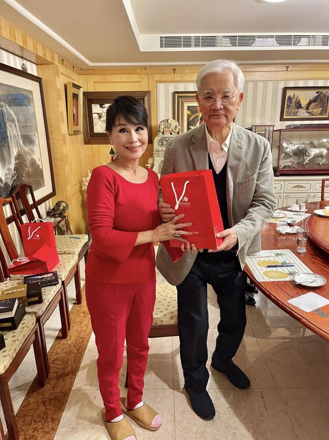 张璃敏和连战有多年交情。（图／fb@Misty Chang）