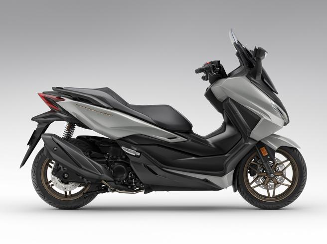 2023年式Honda FORZA350 黄牌大羊来了（业者提供）