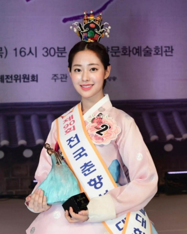 申瑟琪在2020年拿下春香小姐选美冠军。（图／摘自韩网）