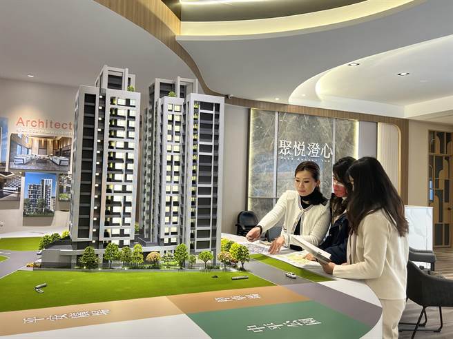 太平新案「聚悦澄心」打出「2＋1房千万有找」，吸引不少当地自营商青睐。(林欣仪摄)