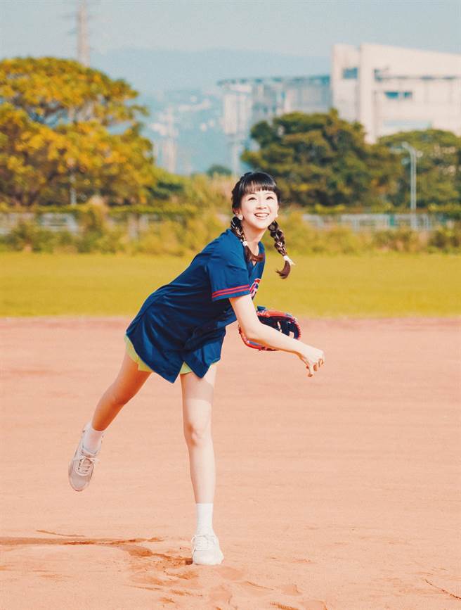 魏暉倪歸零再出發演唱《逆風飛翔2023》。（上行娛樂提供）