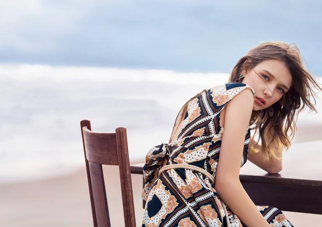 SOGO忠孝馆JILL by JILL STUART无袖洋装，原价1万880元、特价3000元。（SOGO提供）