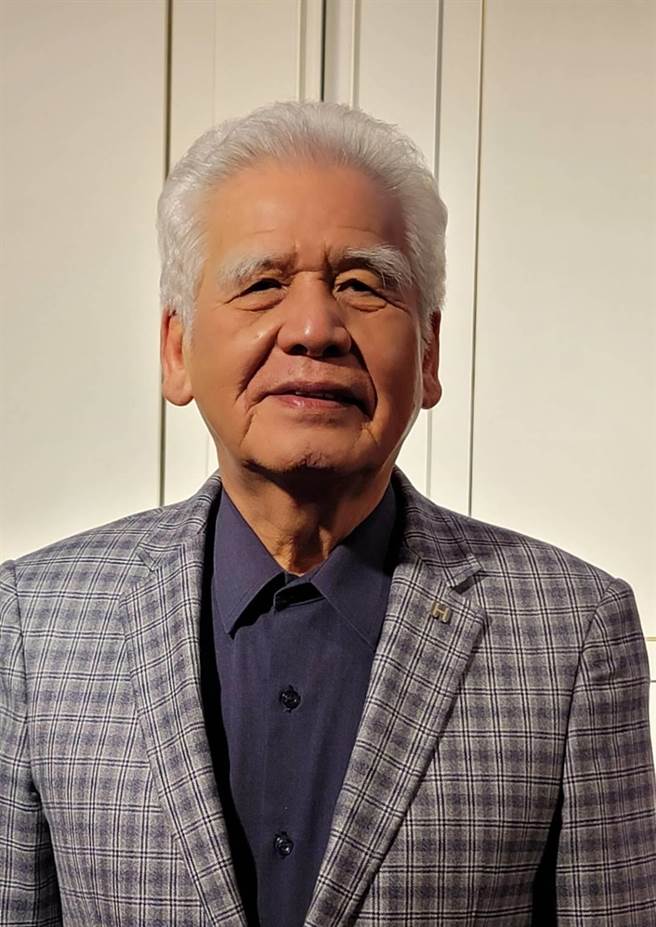 長虹董事長李文造今天表示，政府現房地產牽涉許多產業，若泡沫化對政府將是一個大難題，期許政府讓房巿能軟著陸，部分漲過頭地區價格回跌。（王莫昀攝）