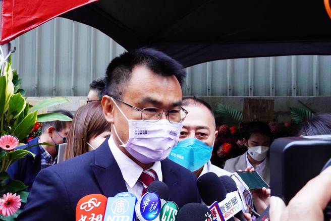 媒體人周玉蔻不滿表示，農委會主委陳吉仲（圖）寫道歉文就可以生出平價雞蛋嗎？換個年輕一點的主委吧。（資料照，蔡雯如攝）