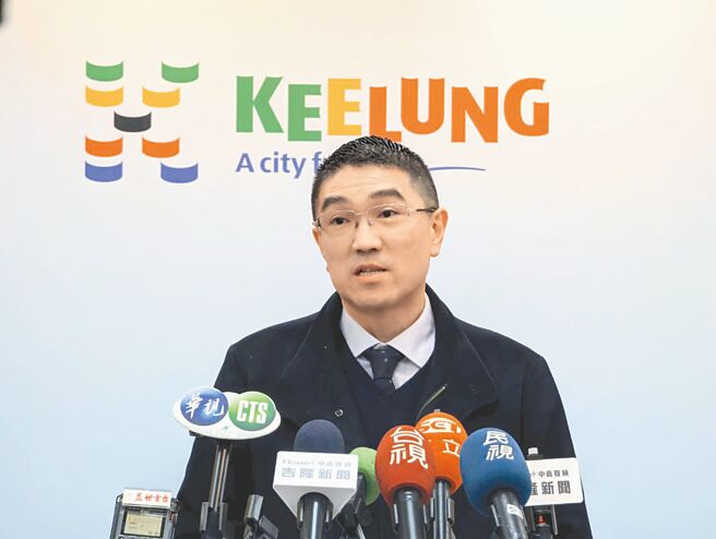 基隆市长谢国梁21日宣布，青年电动机车政策将纳入年中追加预算案中，若顺利通过，最快今年第4季实现。（张志康摄）