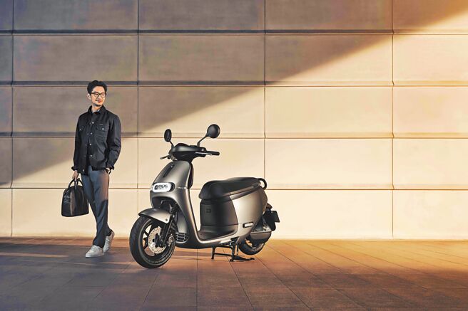 Gogoro Premium不仅配备大幅升级，售价8万6800元，较Gogoro 2 Premium便宜2180元。（Gogoro提供）