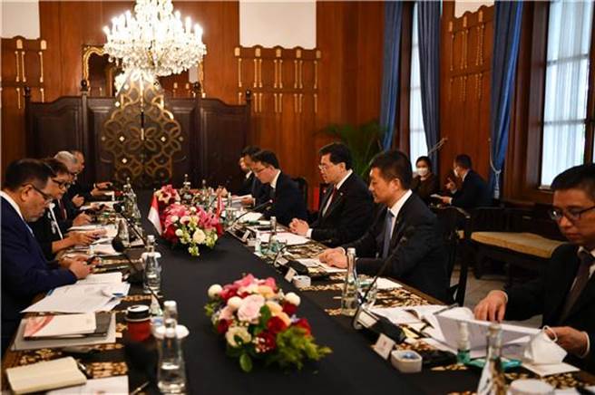 秦剛鼓勵優秀中資企業參與印尼重大基建專案。（翻攝自大陸外交部官網）