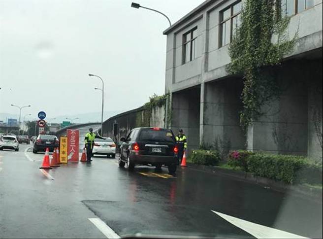 交通部高速公路局於2月25日（星期六）6時至12時針對國道1號（南下）實施高乘載管制。（簡銘柱翻攝）