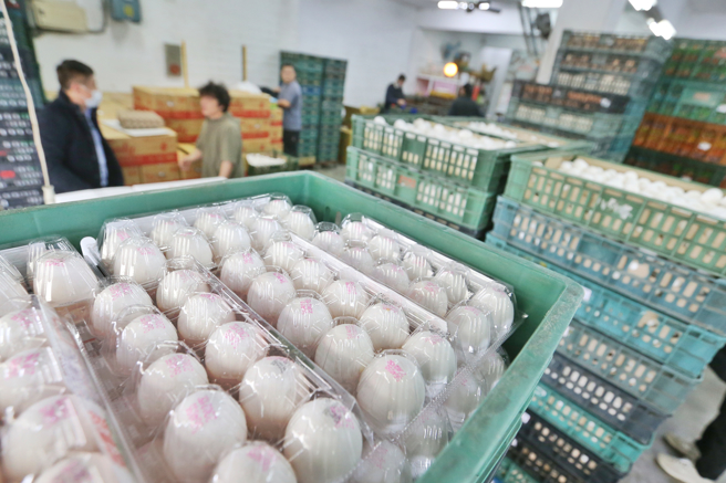 近期台湾又出现鸡蛋涨价、缺鸡蛋的现象。（资料照,杜宜谙摄）