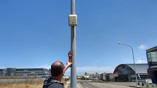 彰化县环保局每月配合中南区联合稽查结合科技执法加强取缔不法，截至2月查获6起违规情事。（彰化县环保局提供／吴敏菁彰化传真）