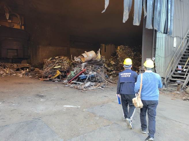 彰化县环保局每月配合中南区联合稽查结合科技执法加强取缔不法，截至2月查获6起违规情事。（彰化县环保局提供／吴敏菁彰化传真）