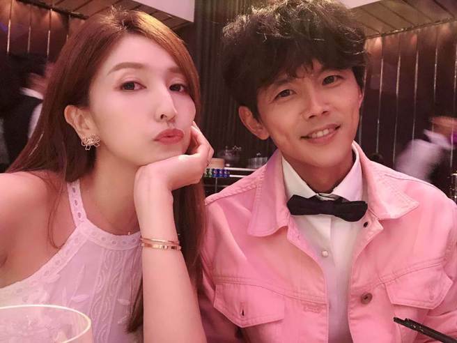 Grace与阿翔结婚超过10年，育有3名子女。(图／Out Of Control 妈咪Grace脸书)