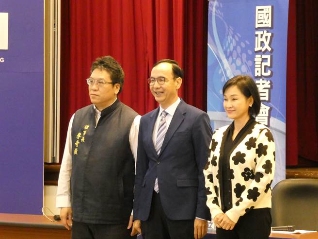 后新冠肺炎疫情时代来临，各国都在逐步边境解封。国民党主席朱立伦今再呼吁，两岸两岸航点赶快增加，「让我们这边去得成，他们能够过得来」。朱说，对岸已说随时愿意配合，直接开放，希望民进党政府赶快努力。（周志豪摄）