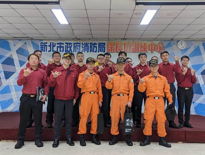 东京消防厅3名教官今至汐止区保长坑训练中心与新北消防第六大队交流。（新北市消防局提供）