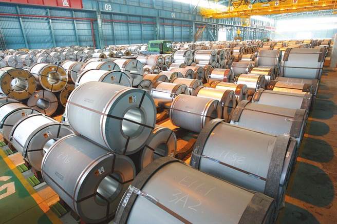 歐盟碳權價格衝達到每公噸100歐元新高，經濟部今強調，歐盟碳邊境調整機制（CBAM）設有免費核配比例，像是鋼鐵業每噸只會被課81元台幣，短期衝擊不大。（圖／中鋼提供）