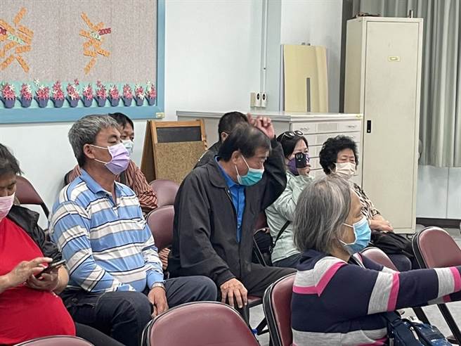 与会地主大多是不同意，表达意见时情绪相当激动。（洪靖宜摄）