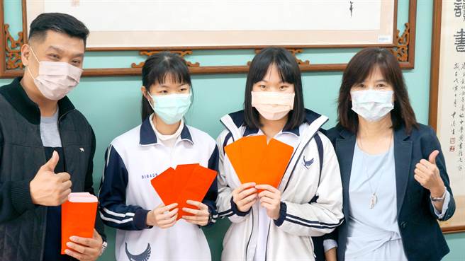 大學學測成績公布，彰化女中成績亮眼。（彰化女中提供／吳敏菁彰化傳真）