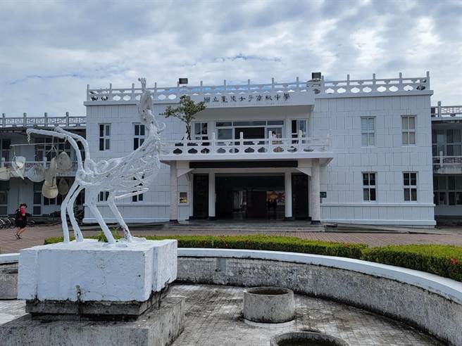 大学学科能力测验今天公布成绩，国立台东女中13人4科总级分达50级分以上。（蔡旻妤摄）