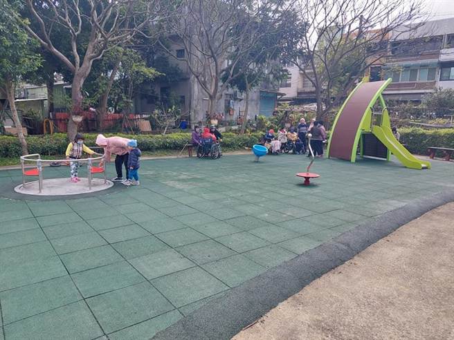 瑞溪公園位於楊梅埔心，附近為密集住宅區，是附近居民休憩熱點，不少家長也會帶孩子到此放電遊玩。（民眾提供／蔡明亘桃園傳真）