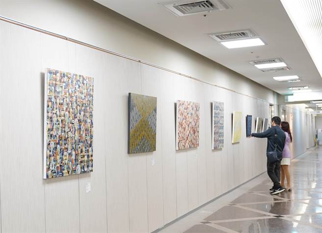 赵璐嘉的创作以潜意识引导，结合不同媒材表现，展露生命多种真实样貌。（中医大新竹附医提供／邱立雅竹县传真）