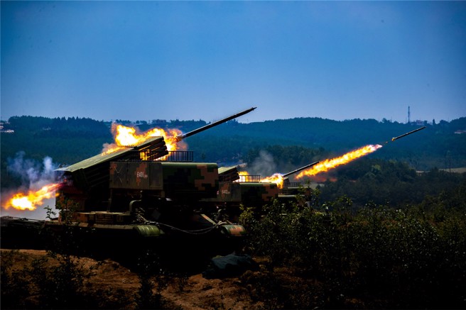 中国制造的多管长程火箭炮性能优异，被认为可能提供给俄罗斯用于俄乌战场上。（图／中国军网）