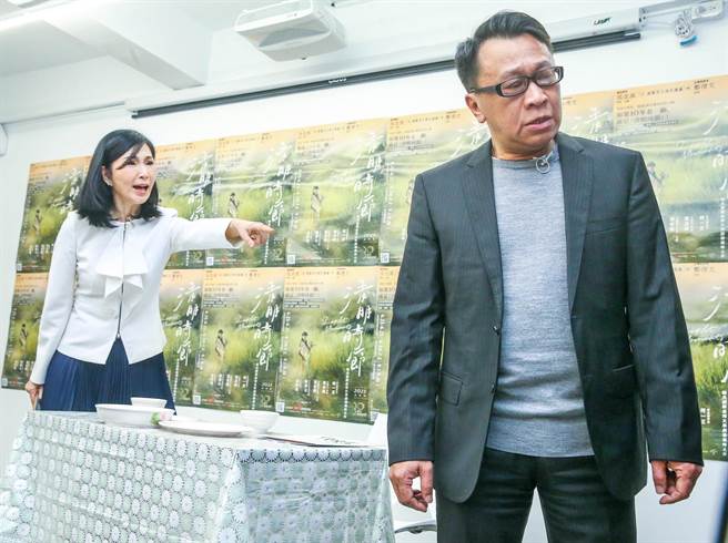 游安顺、张玉嬿出席《清明时节》读剧记者会，现场演绎经典桥段令人大讚。（粘耿豪摄）