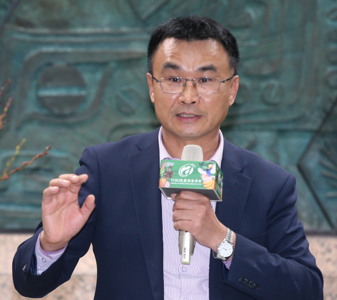 农委会主委陈吉仲23日召开记者会。（陈君玮摄）