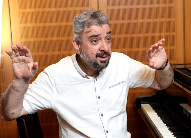 鋼琴家列夫席茲認為，巴赫的音樂裡有一整個世界，需要演奏者運用自己所有的能力打開。（鄭任南攝）