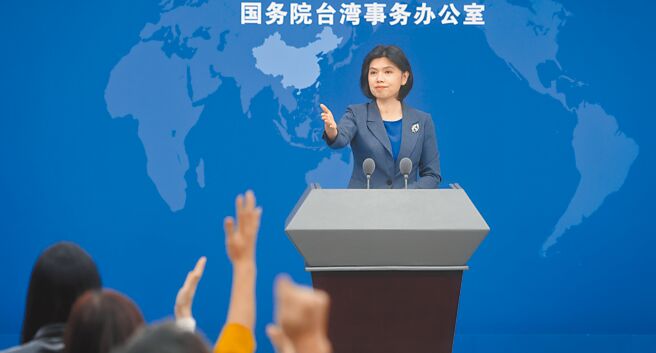 大陆国台办发言人朱凤莲22日表示，只要海基会得到授权，向海协会确认坚持「九二共识」，两会协商和联繫机制就可恢復。（中新社）