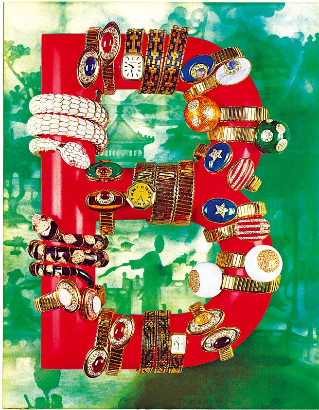 宝格丽歷年来的Serpenti骨董珠宝表，一窥灵蛇创意演化的过程。（BVLGARI提供）