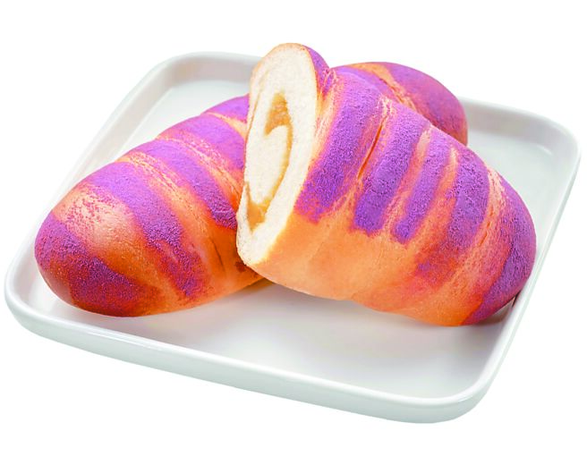 全家「夯甜薯麵包」只在限定店贩售，45元，即起至3月7日享9折。（全家提供）