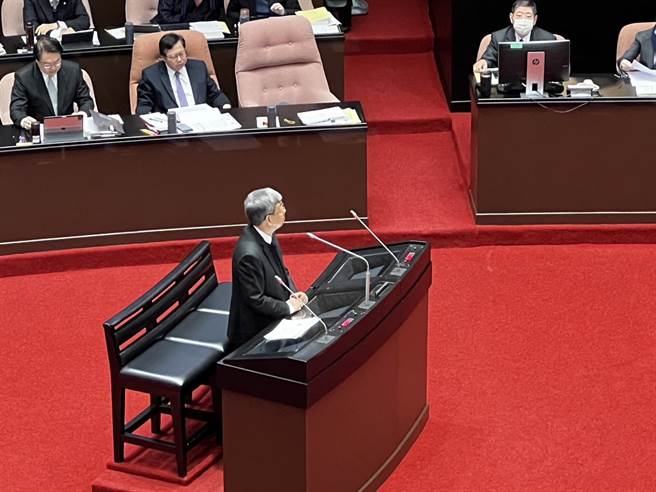 曾銘宗追問，「院長聽到這件事情時，是否有點震驚？」陳建仁回應，「是有點震驚」（游念育攝）