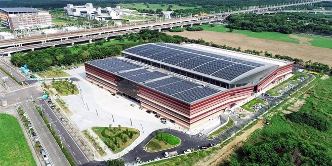 由经济部与臺南市政府合力建构的大臺南会展中心，提供臺南一处举办展览、会议与活动的优质场所。明(2024)年台南建城400年，台湾灯会也在台南市举行，首次的室内灯区将设立在大臺南会展中心，同时也将点亮沙崙智慧绿能科学城。（图/大台南会展中心提供）