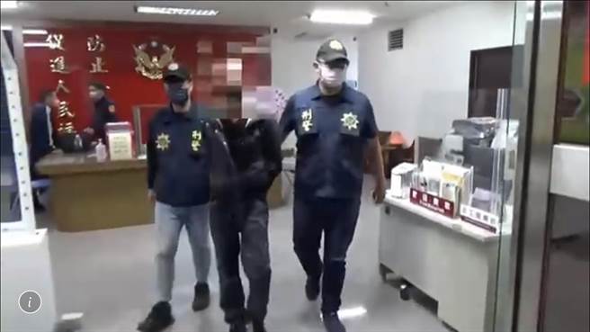 屏东荣总院区旁歷史建筑「正气楼」5日发生火警，警方22日查明确实是人为纵火，并在彰化逮获31岁徐嫌，据悉嫌犯疑为街友。（警方提供／谢佳潾屏东传真）