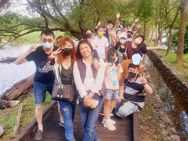 戴启伦团队将永庆房产集团的「诚实理念」落实到每一次服务当中。（图片来源/永庆房产集团）