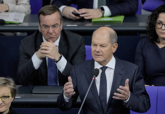 德国总理萧兹（Olaf Scholz）在接受德国第二电视台（ZDF）採访时表示，不应该对中国存有幻想，因为直到目前为止，中国都没有表达对俄罗斯的立场。(图/美联社)