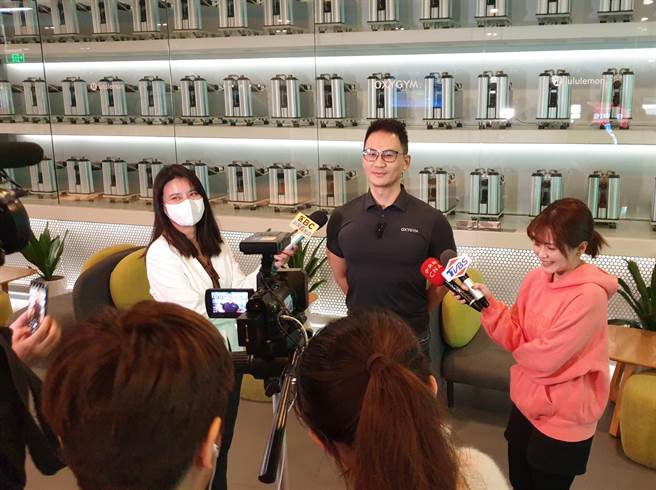 奥美氧舱总经理（中）林裕能。（蓝孝威摄）