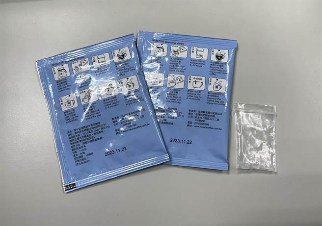 警方从邱男身上起出咖啡包及安非他命。（警方提供）