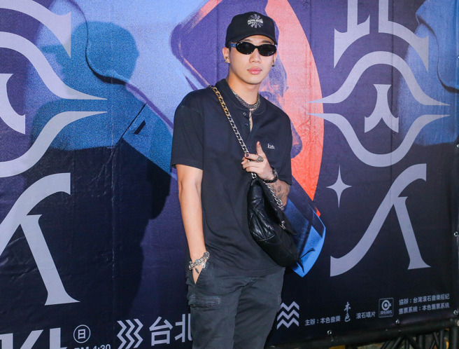 ØZI时常出席音乐活动，为朋友站台。（图/粘耿豪摄）