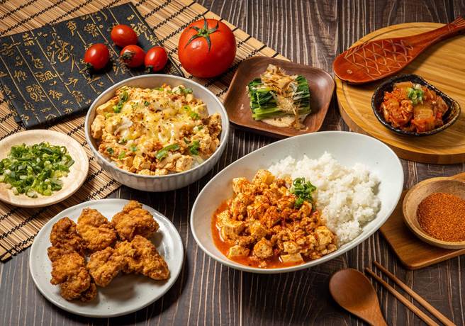 巨城4楼「Mrs.Mapo麻婆豆腐」融入烧肉、炸鸡等元素，以全新风貌席卷老饕们的味蕾。（巨城提供／王惠慧新竹传真）