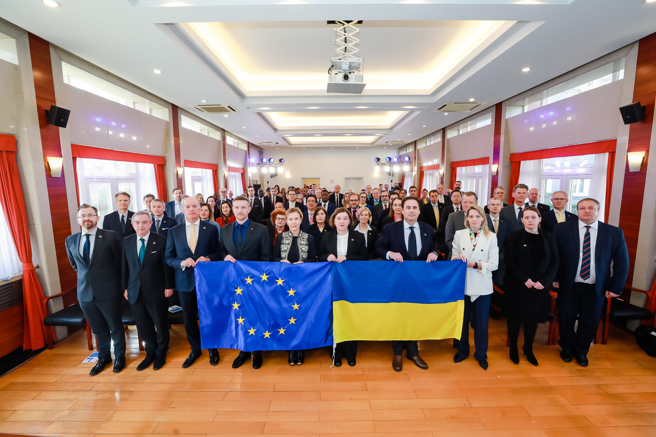 欧盟乌克兰驻华使团在俄罗斯侵乌一周年时于北京集会，呼吁支持联合国宪章，让侵略失败。（图／欧盟驻华使节团）