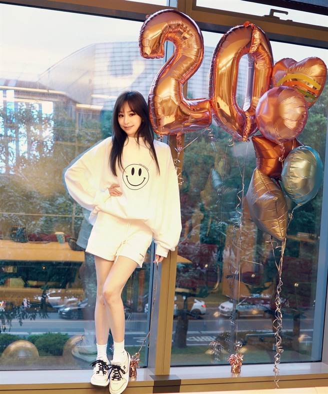 王心凌出道20年无预警曝喜讯。（天晴音乐提供）