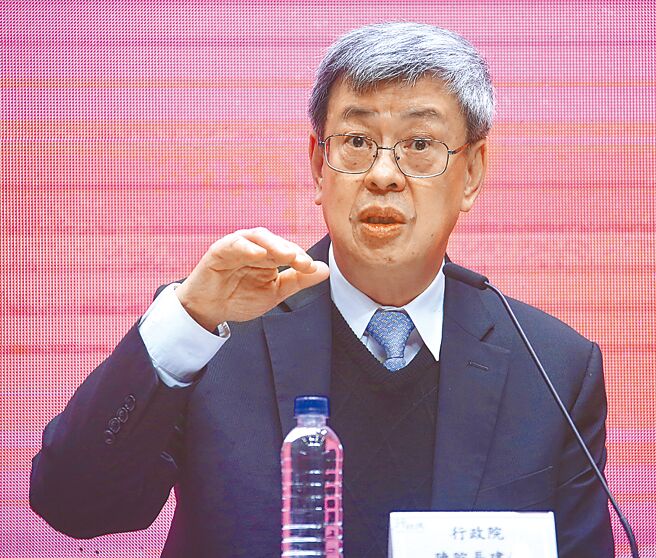 行政院长陈建仁23日出席「疫后特别预算记者会」。（陈君玮摄）