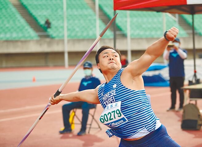 鄭兆村在港都盃擲出79公尺87，輕鬆奪冠。 （中華田協提供）
